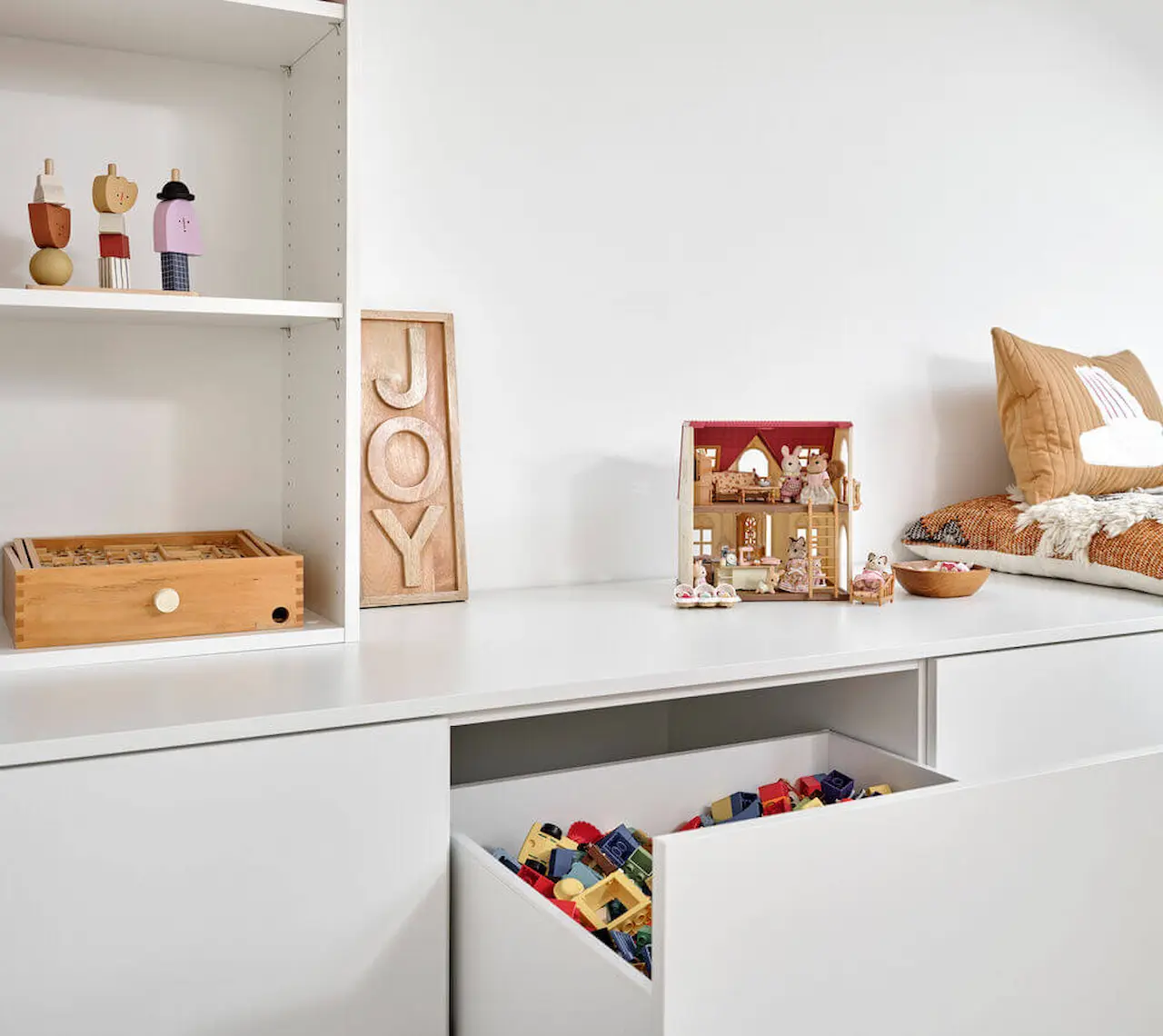Detailaufnahme der Schublade, des Siseboards