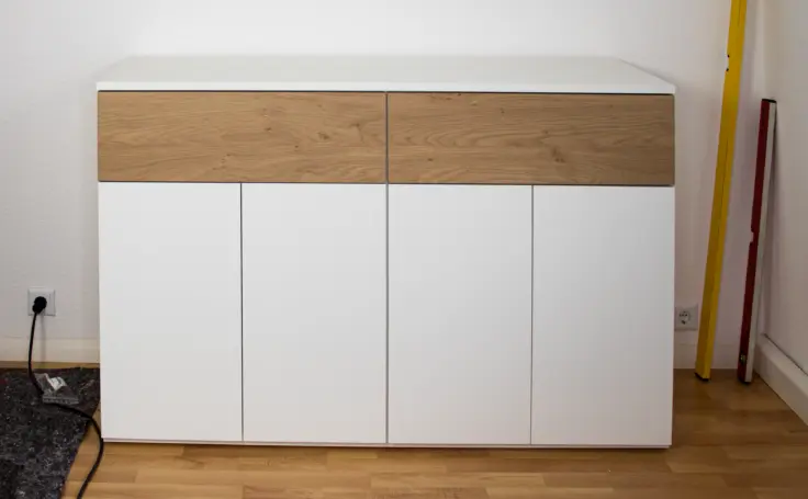 Sideboard in weiss und Holz