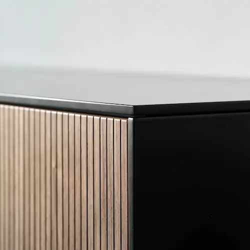 Detailbild Sideboard Ecke und Kante.