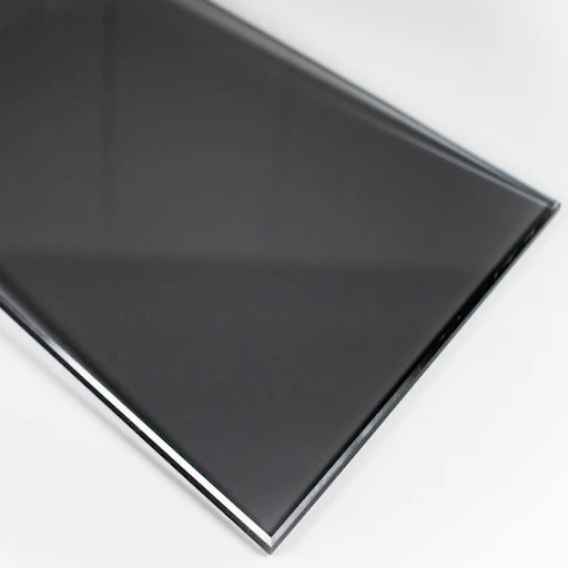 Schwarzes Glas Detailbild.
