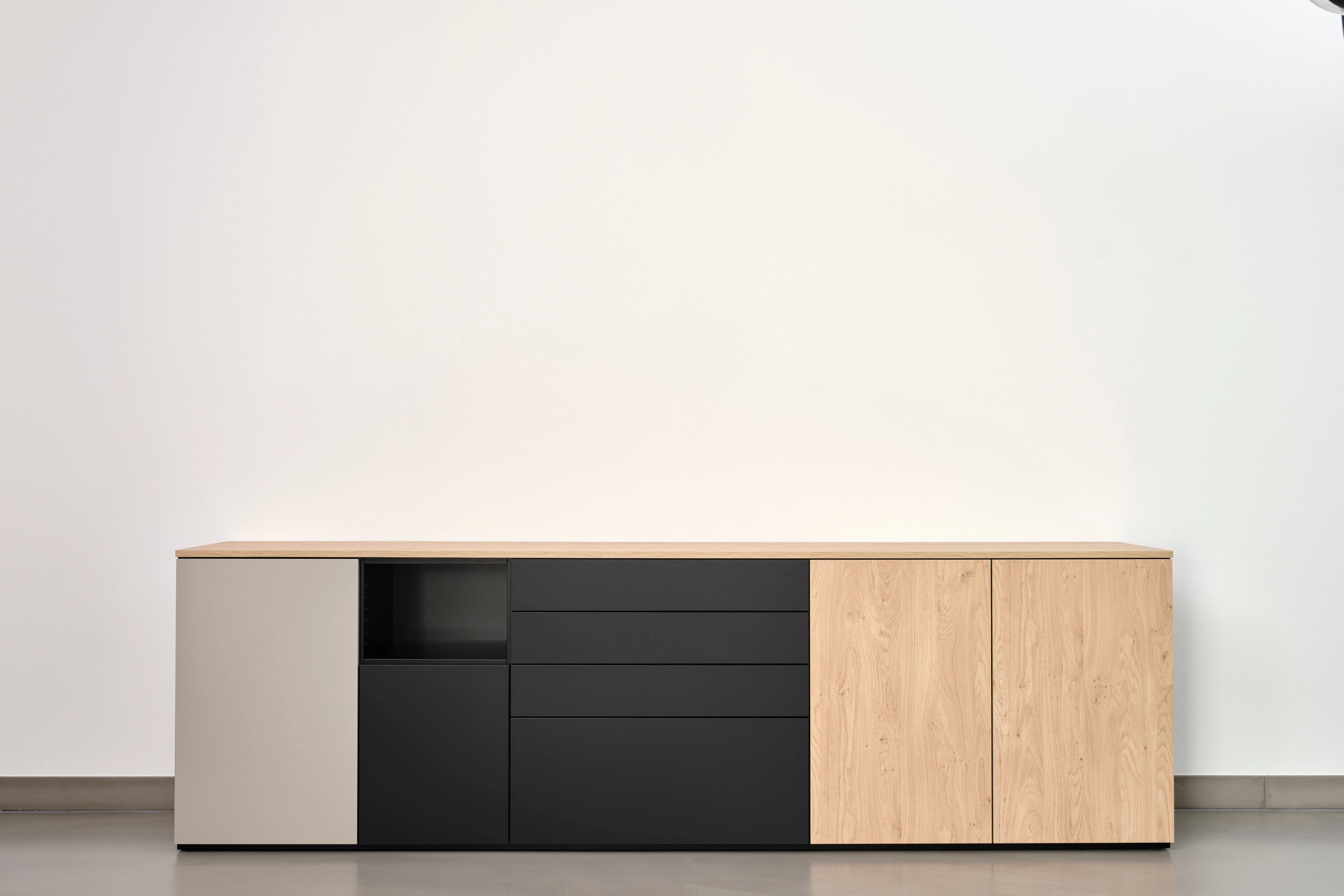 Sideboard mit Elementen in Buche